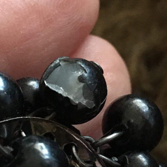 Vintage blackberry beaded cluster necklace - Picture 10 of 10